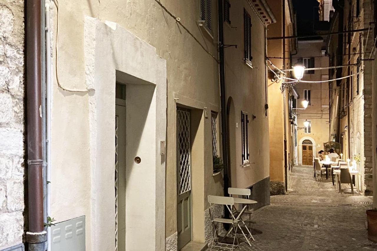 The Painted House, Nei Vicoli Di Sirolo Posto Spiaggia In Omaggio Luaran gambar